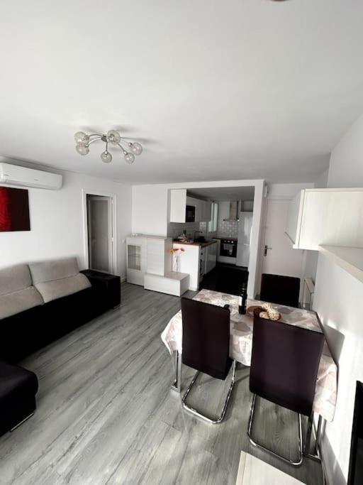 Precioso Apartamento En La Playa Barcelona Cabrera de Mar Eksteriør billede